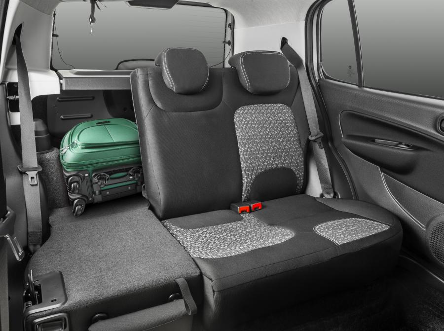 Интерьер Fiat Uno Attractive 2016 года  (фото 25 из 28)